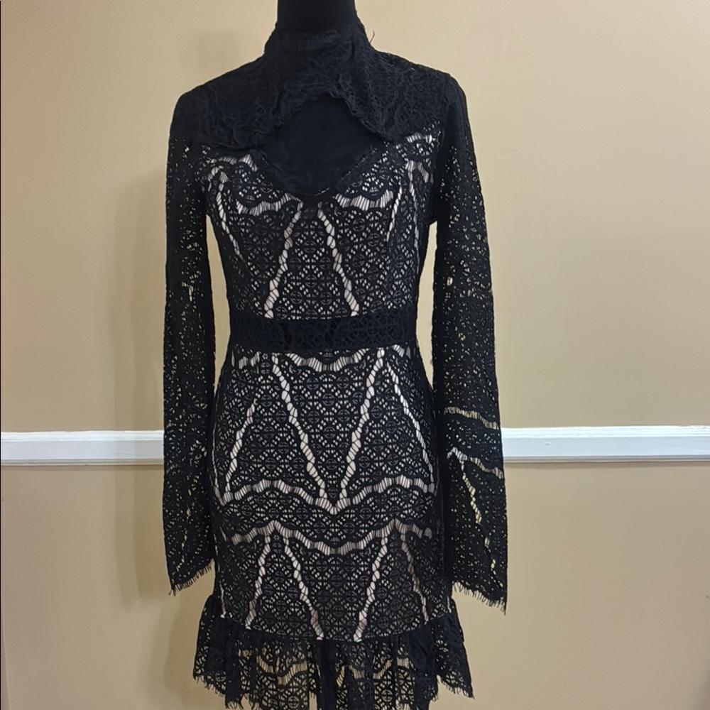 VENUS Black and Tan Sheath Dress with Bell Sleeves